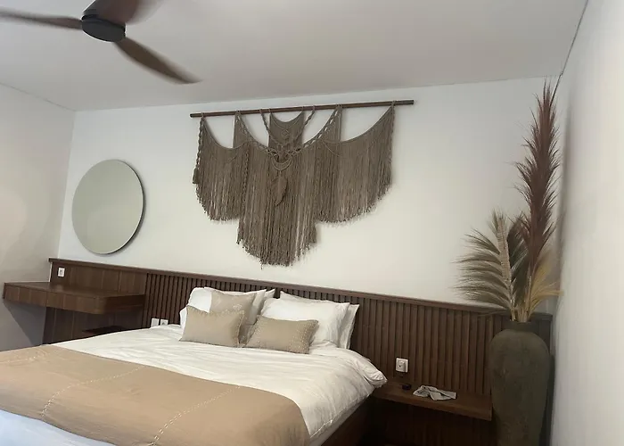 Salty Palms * Seminyak (Bali)